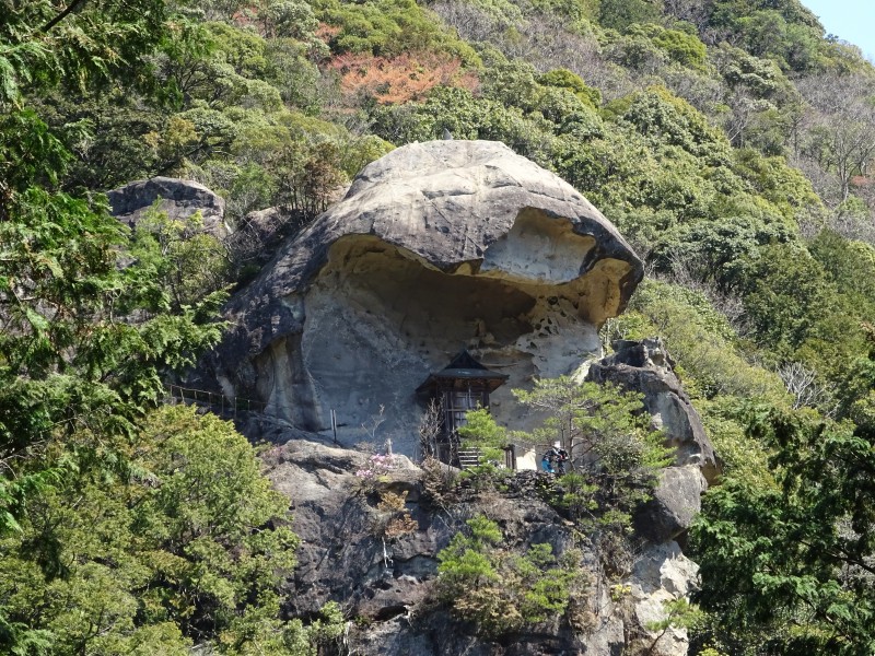 岩屋本堂遠景